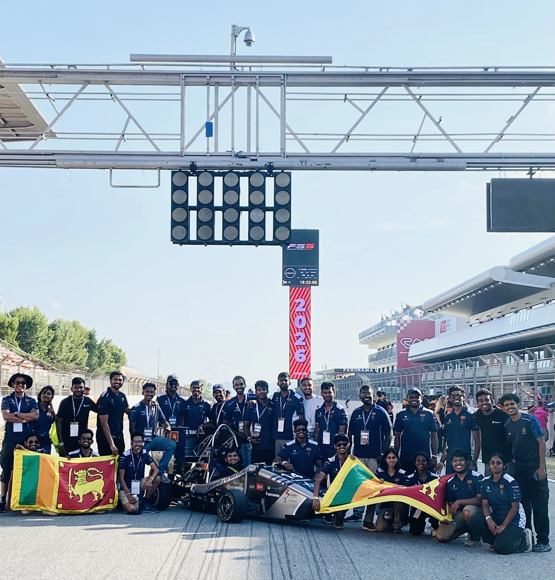 Team photo at Circuit de Barcelona Catalunya_02