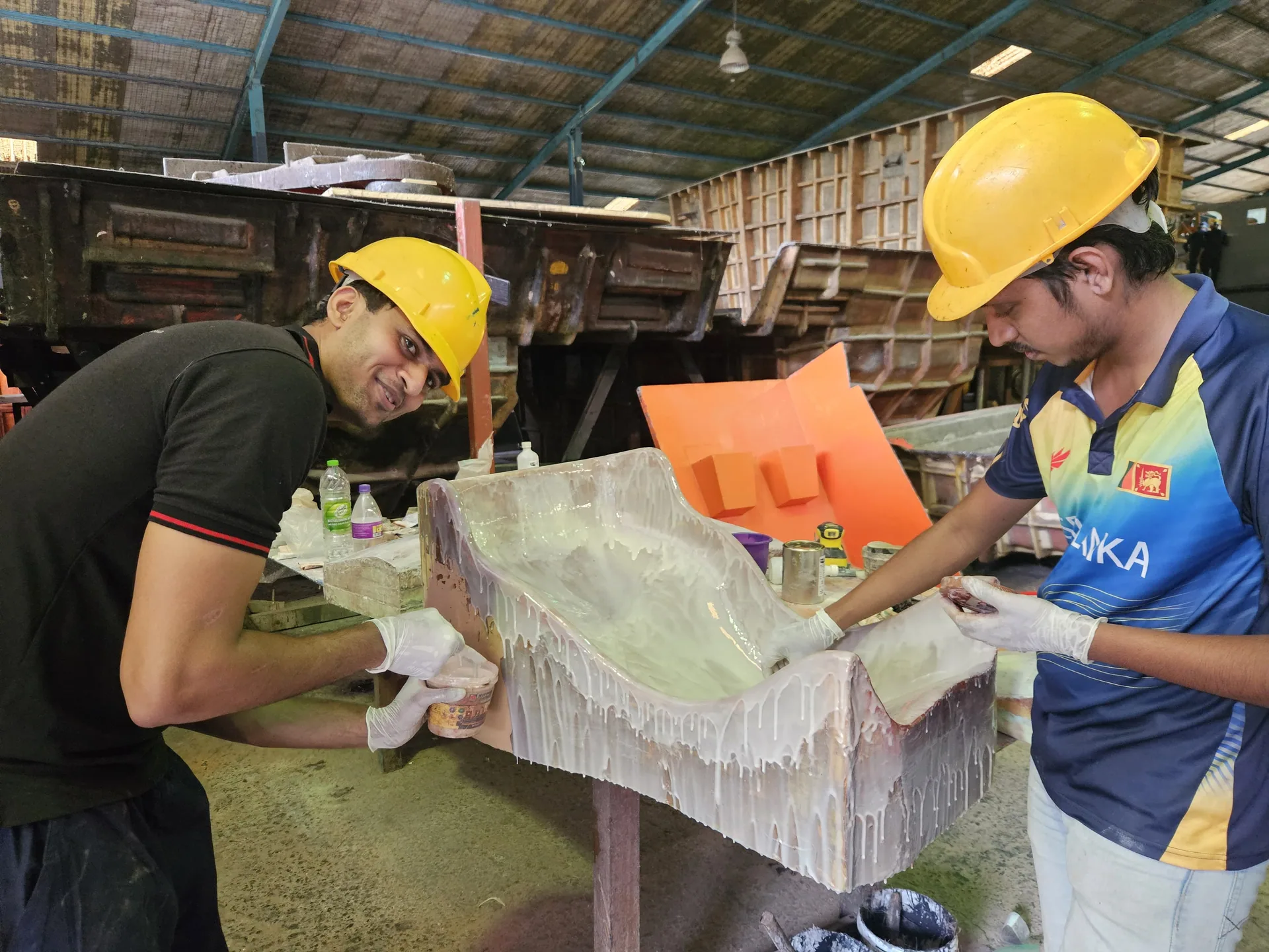Applying an epoxy coating to the seat pattern