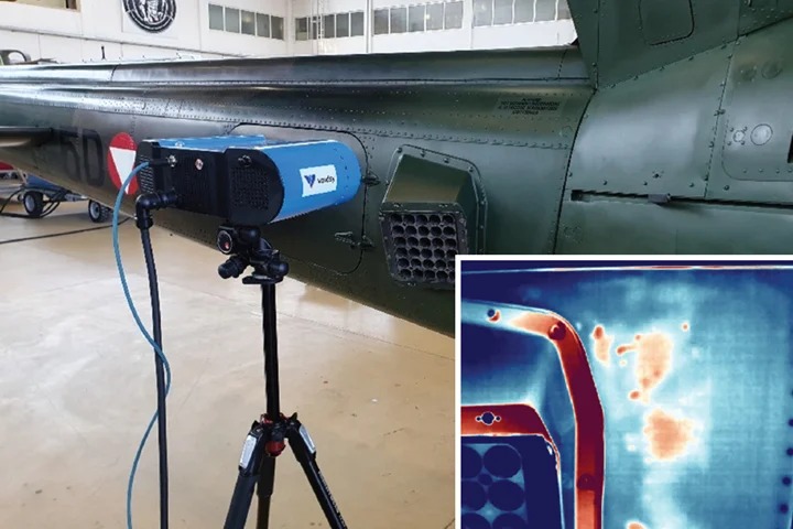 Thermographic inspection of an aircraft composite panel